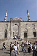 Turkey, Istanbul, Eminonu Yeni Camii New Mosque entrance and steps. 
Photo : Stephen Rafferty