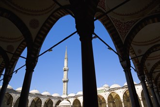 Turkey, Istanbul, Sultanahmet Camii The Blue Mosque Courtyard with minaret. 
Photo : Paul Seheult