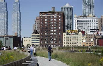 USA, New York, Manhattan, West Side the Highline Park approaching the end at 30th Street. 
Photo :
