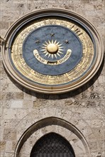 Italy, Sicily, Piazza Del Duomo, Messina Cathedral Astronomical clock on clock tower. 
Photo : Mel