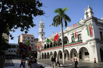 Mexico, Veracruz, The zocalo and government buildings decorated for Independence Day celebrations
