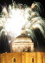 Mexico, Bajio, San Miguel de Allende, Independence Day fireworks over domed roof of the Church of