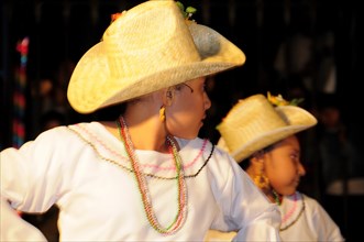 Mexico, Bajio, San Miguel de Allende, Ballet Folklorico performance on Independence Day in El