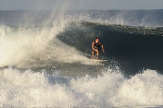 Mexico, Oaxaca, Puerto Escondido, Puerto Escondido Surfer in action. Photo : Nick Bonetti