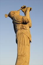 Mexico, Veracruz, Papantla, Statue of Volador de Papantla dancer. Photo : Nick Bonetti