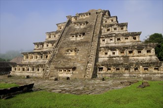 Mexico, Veracruz, Papantla, El Tajin archaeological site Pyramide de los Nichos. Photo : Nick