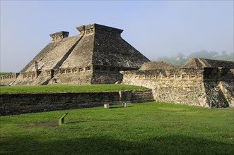 Mexico, Veracruz, Papantla, El Tajin archaeological site Monument 5 pyramid. Photo : Nick Bonetti