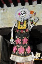 Mexico, Oaxaca, Skeleton decoration for Dia de los Muertos or Day of the Dead festivities. Photo :