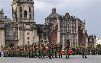 Mexico, Federal District, Mexico City, Soldiers and military police performing the daily Flag