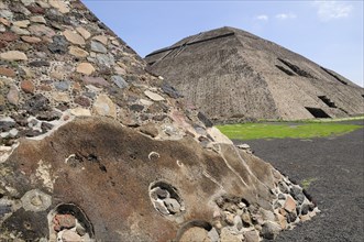 Mexico, Anahuac, Teotihuacan, Detail of pyramid in foreground of Pyramid del Sol.. Photo : Nick