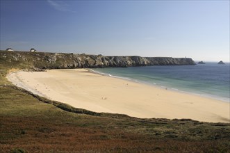 France, Brittany, Lagatjar, The beach at Lagatjar near Cameret-sur-Mer looking towards the Pointe