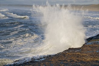 Ireland, County Donegal, Bundoran, Stormy seas at Tullan Strand. Photo : Hugh Rooney