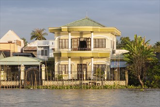 Vietnam, Mekong Delta, Opulent riverside home near Cai Rang and Can Tho. Photo : Mel Longhurst