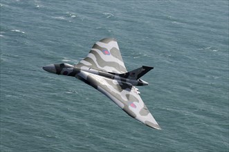 England, East Sussex, Beachy Head, Vulcan Jet Bomber taking part in the Airbourne air show. Photo :