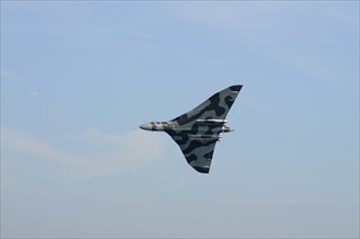 England, East Sussex, Beachy Head, Vulcan Jet Bomber taking part in the Airbourne air show. Photo :