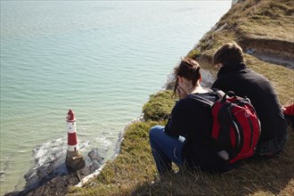 England, East Sussex, Beachy Head, Lighthouse seen from the cliff top. Photo : Stephen Rafferty