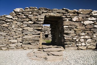 Ireland, County Kerry, Dunbeg, Peninsula Dunbeg Promontory Fort. . 
Photo Hugh Rooney / Eye