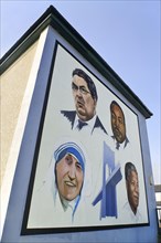 Ireland, North, Derry, The Peoples Gallery series of murals in the Bogside  Mural known as "A Tribute to John Hume".