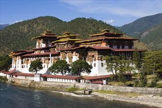 Bhutan, Punakha, Punakha Dzong, administrative centre of the region and former capital housing