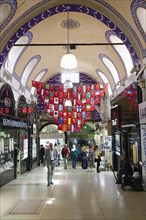 Turkey, Istanbul, Fatih, Sultanahmet, Kapalicarsi, Grand Bazaar interior. 
Photo Stephen Rafferty
