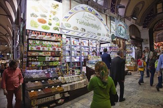 Turkey, Istanbul, Fatih, Sultanahmet, Kapalicarsi, Shop selling traditional Turkish Delight in the