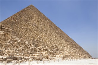 Egypt, Cairo Area, Giza, Great Pyramid of Giza, also known as Pyramid of Khufu and Pyramid of