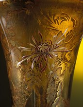 Gallé, Vase en verre jaune