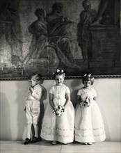 Beaton, Trois demoiselles d'honneur du mariage du Duc de Kent et de Katharine Worsley