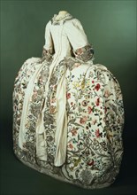 Mantua and petticoat, England