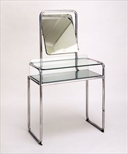 Dressing table, by Leonard Thoday. UK, early 20th century