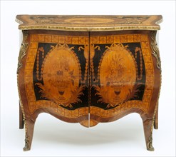 Commode, by John Cobb. England, late 18th century