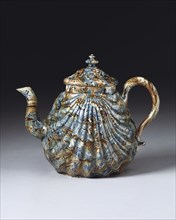 Teapot in Agate-ware. Staffordshire, England, mid-18th century