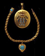 A bracelet and two lockets containing the Duke of WellingtonÆs hair. England, 19th century