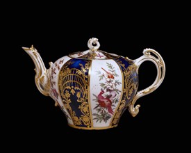 Teapot, by Jeffrey Hamet O'Neale. Chelsea, England, mid-18th century