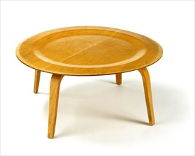 La 'Circular Table Wood' de Ray et Charles Eames