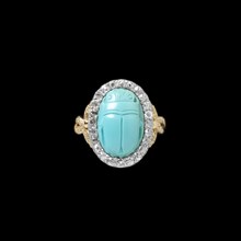 Bague turquoise ornée de diamants taille brillant et d'un scarabée sculpté
