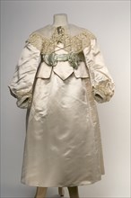 Vandyke bridesmaid's dress. Britain, 1903. Londres, Victoria & Albert Museum