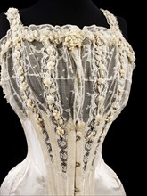 Bridal corset. Britain, 1905. 
Londres, Victoria & Albert Museum
Londres, Victoria and Albert