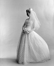 Wedding dress, photo John French. London, UK, 1960's. Londres, Victoria & Albert Museum