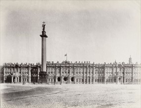 Russie, façade du Palais d'Hiver à Saint-Pétersbourg