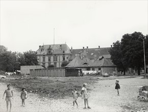 Casernes achetées par la municipalité de Neuf-Brisach pour servir d'habitation (1960)