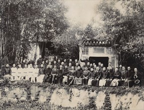 Chine, groupe de dignitaires chinois et fonctionnaires européens, vers 1890