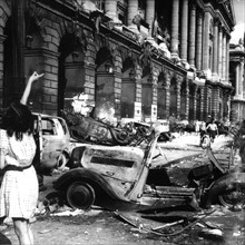Scene of destruction in front of the Hotel de Crillon, Place de la Concorde in Paris (August 1944)