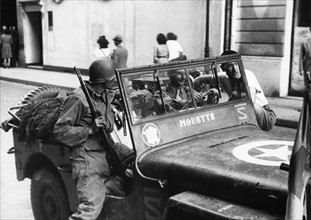 Véhicule de l'armée française lors de la libération de Paris (août 1944)