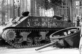 French tank in the streets of Paris, during the Liberation (August 1944)
