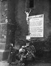 Plaque en l'honneur des victimes d'Oradour-sur-Glane (1944)
