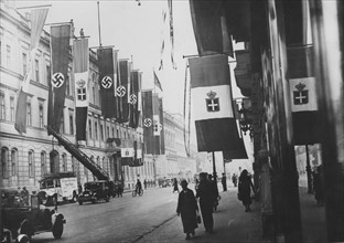 A Berlin, les rues pavoisées pour la visite de Mussolini (1937)