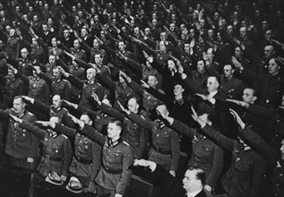 Rassemblement de partisans nazis lors d'un Congrès du Reich (1935)