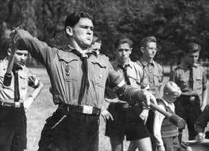 Jeunesses Hitlériennes à Quedlinburg, en Allemagne (1943)