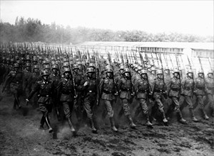 Défilé de troupes allemandes